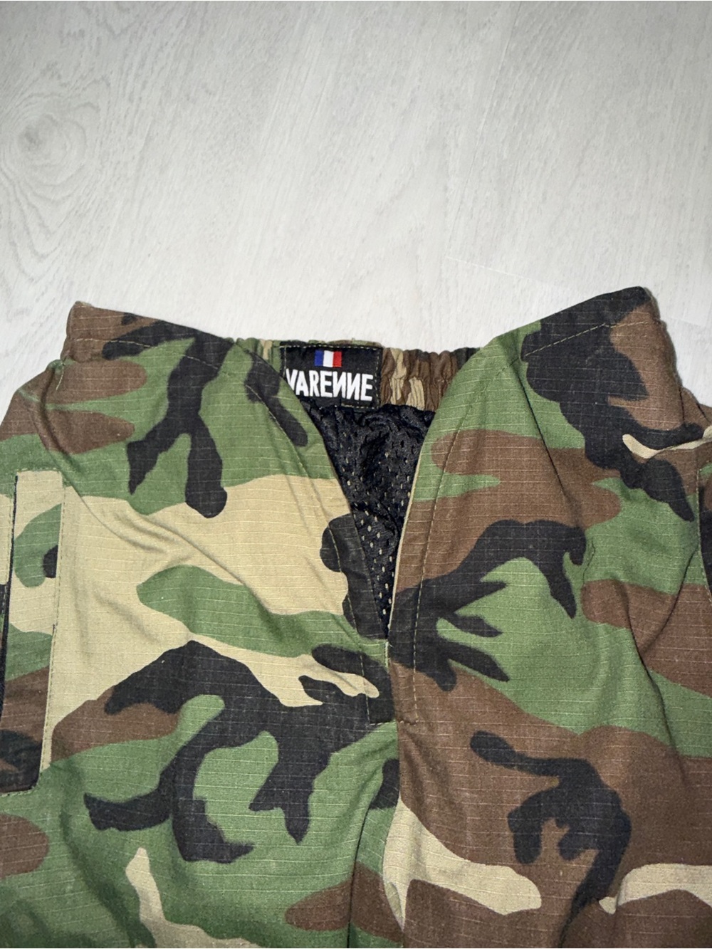 Varenne deep v camo pants size